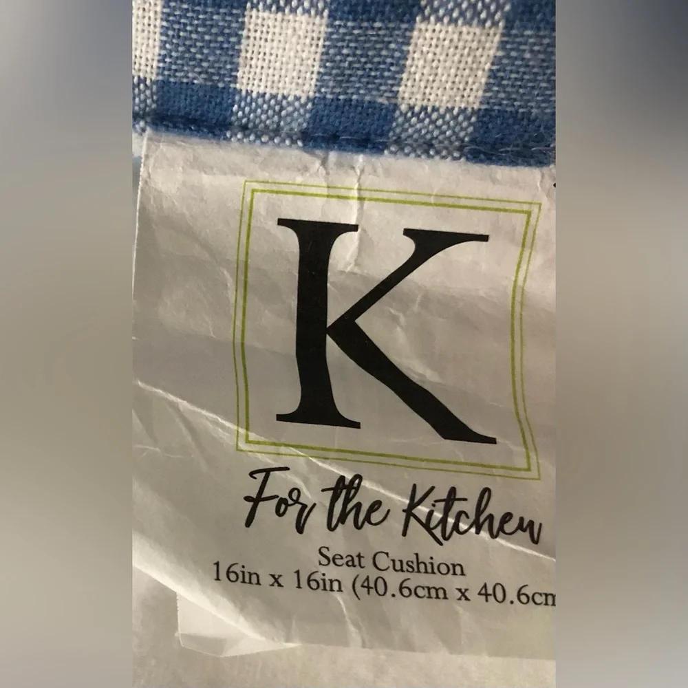 Splash Blue and White Gingham Tufted Seat Cushion.16inX16in